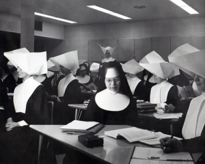 Marillac College students in class, 1960. Some twenty-five communities sent Sisters to Marillac and all took classes together (used with permission of Daughters of Charity Provincial Archives)